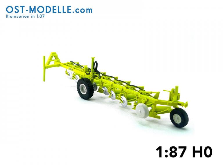 Aufsattelbeetpflug Fortschritt B550 Transportstellung gelb